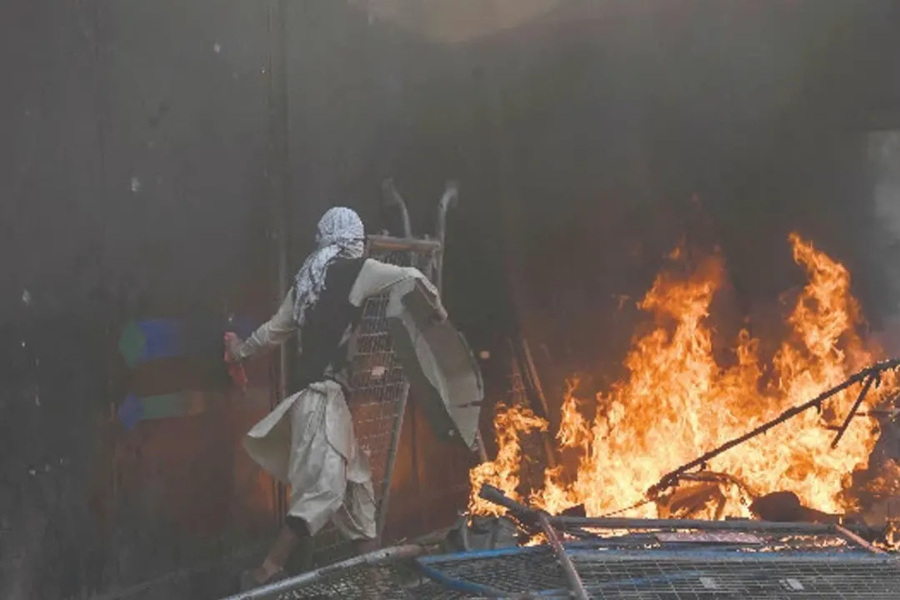 খামেনি হত্যাকাণ্ডে পাকিস্তানজুড়ে সহিংসতা, নিহত ২৩