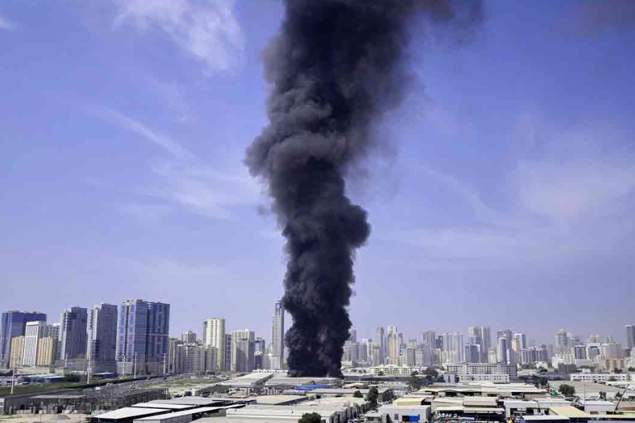 মধ্যপ্রাচ্যের সব অর্থনৈতিক কেন্দ্র গুঁড়িয়ে দেওয়ার হুমকি ইরানের