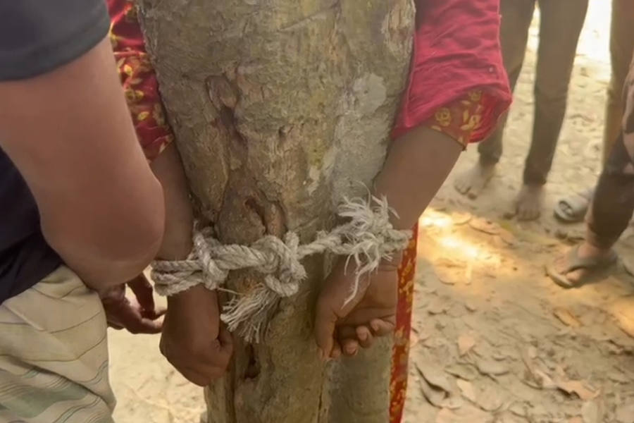 হাত-পা বেঁধে শিকল পরিয়ে নির্যাতন, ভিডিও ভাইরাল