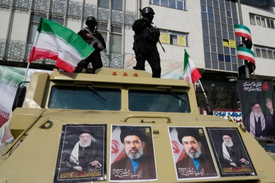 মধ্যপ্রাচ্যে হোটেল ও বাসাবাড়িতে আশ্রয় নিয়েছে হাজারো মার্কিন সেনা, খুঁজছে ইরান