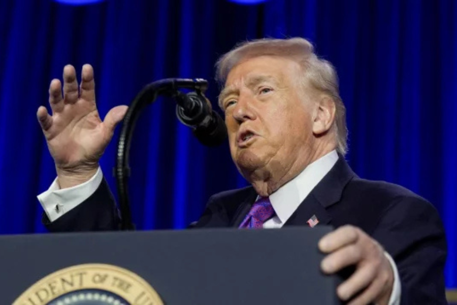 ইরানে ক্ষমতাসীনদের হত্যা করা ‘খুবই সম্মানজনক’ : ট্রাম্প