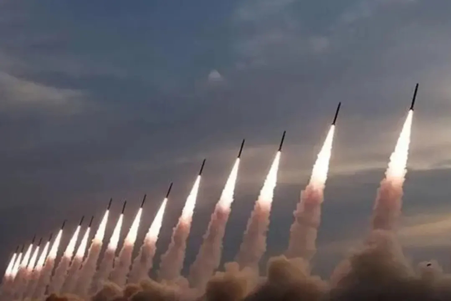 ইতিহাসের সবচেয়ে বড় হামলার মুখে পড়েছে ইসরায়েল