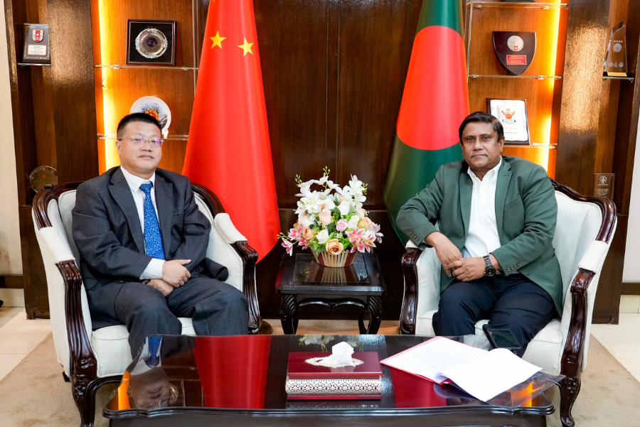 প্রতিরক্ষা উপদেষ্টার সঙ্গে চীনা রাষ্ট্রদূতের সৌজন্য সাক্ষাৎ