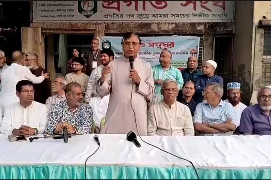 শৈশব-কৈশোরের স্মৃতিময় কলোনিতে ফিরে আবেগাপ্লুত ডিএসসিসি প্রশাসক