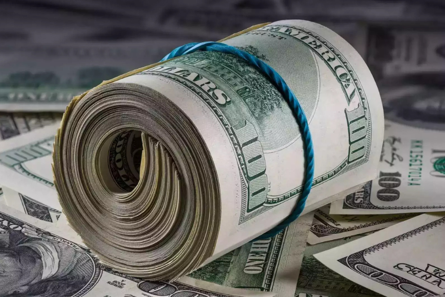 যুদ্ধাবস্থায় রিজার্ভ টেকালেন প্রবাসীরা