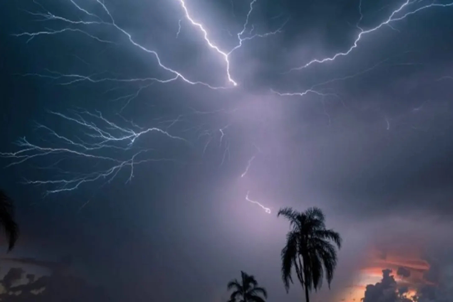 রাত ১টার মধ্যে ৬০ কিলোমিটার বেগে ঝড়ের শঙ্কা