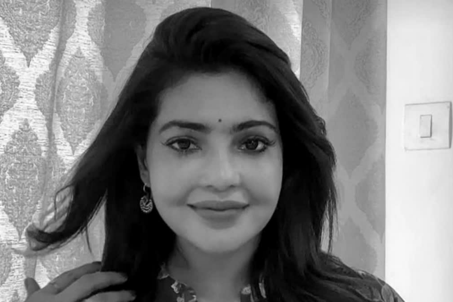 জনপ্রিয় অভিনেত্রীর রহস্যজনক মৃত্যু