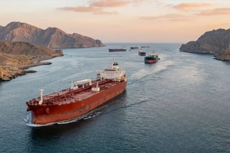 হরমুজ প্রণালিতে এখনই চাঁদা আদায় বন্ধ করতে হবে: ট্রাম্প