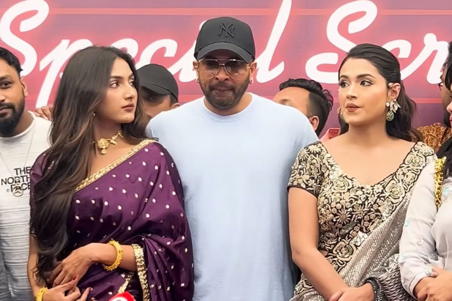 ‘প্রিন্স’ ব্যর্থতার মাঝেই বিতর্কে শাকিব, প্রিমিয়ারে অস্বস্তিকর মুহূর্ত ভাইরাল