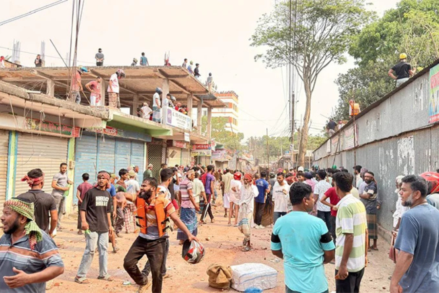 ফুটবল খেলার মাইকিং নিয়ে ৪ গ্রামের সংঘর্ষ, দুই দিনে আহত শতাধিক