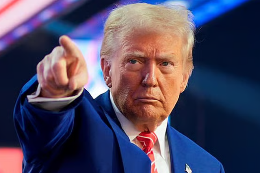 সত্যি বলতে ইরানের তেল নেওয়াই আমার প্রধান কাজ: ট্রাম্প