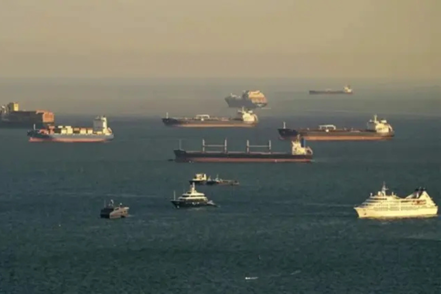 হরমুজে বাংলাদেশের ৬ জাহাজ পার হওয়ার অনুমতি দিল ইরান