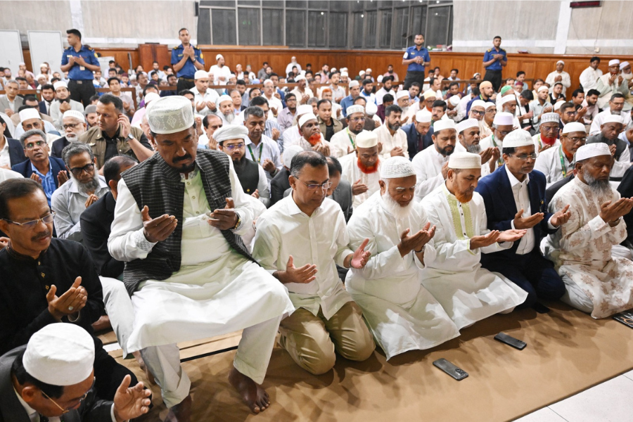 স্পিকারের সহধর্মিণীর জন্য দোয়া মাহফিলে প্রধানমন্ত্রীর অংশগ্রহণ