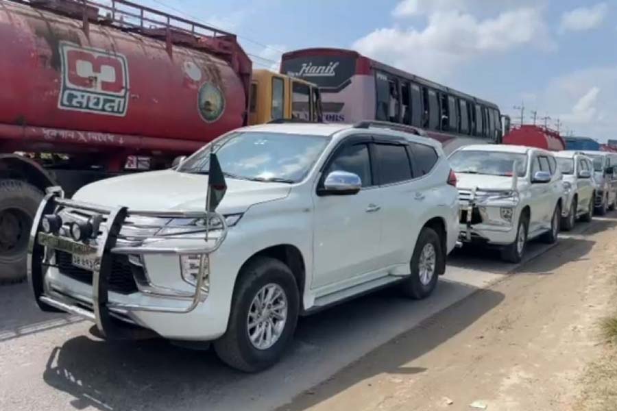 পরিদর্শনে এসে দুই ঘণ্টা আটকা ফাওজুল কবির