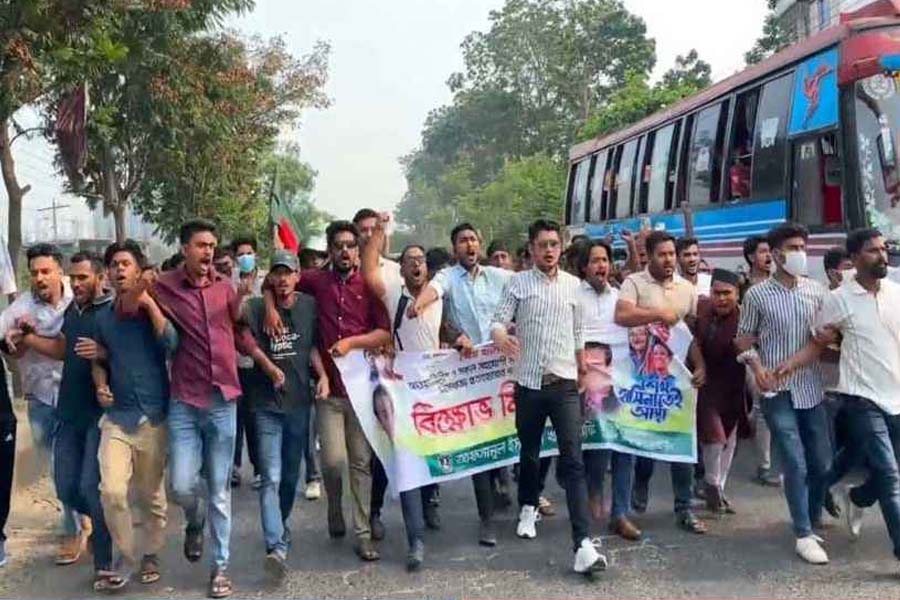 ভালুকায় নিষিদ্ধ ছাত্রলীগের ঝটিকা মিছিল