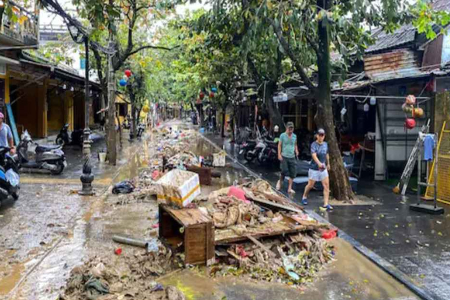 ভিয়েতনামে ভয়াবহ বন্যা: মৃতের সংখ্যা বেড়ে ৫৫