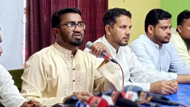 উপদেষ্টা আসিফ মাহমুদের ‘দুর্নীতির’ তদন্ত চান রাশেদ খান