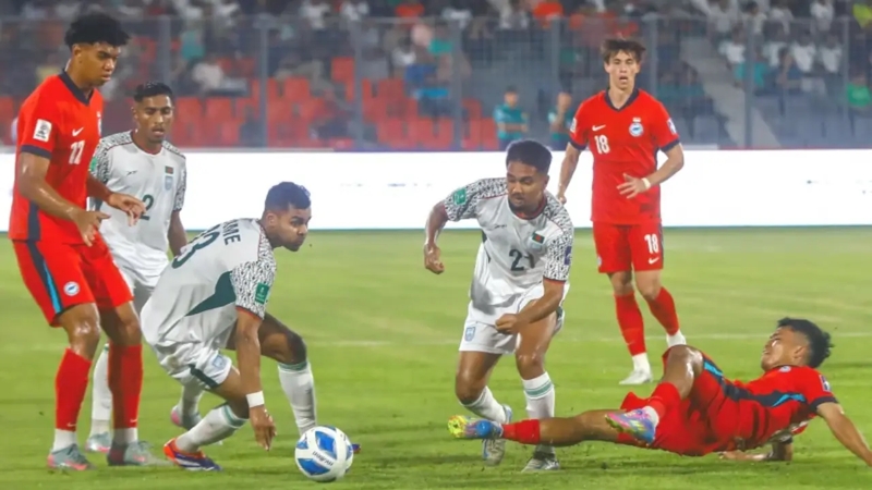 এক গোলে পিছিয়ে থেকে প্রথমার্ধ শেষ বাংলাদেশের