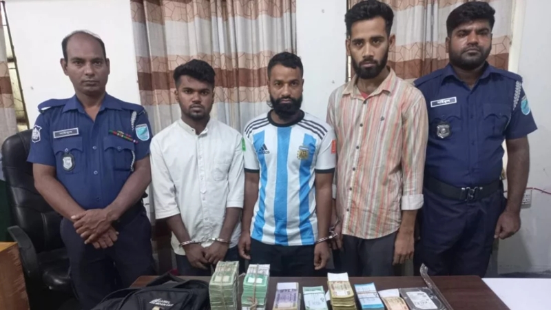 কেরানীগঞ্জে ব্যাংকের ভল্ট ভেঙ্গে চুরি, গ্রেপ্তার ৩
