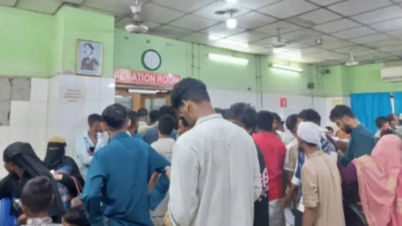 কোরবানি দিতে গিয়ে আহত, হাসপাতালে রোগীর ভিড়