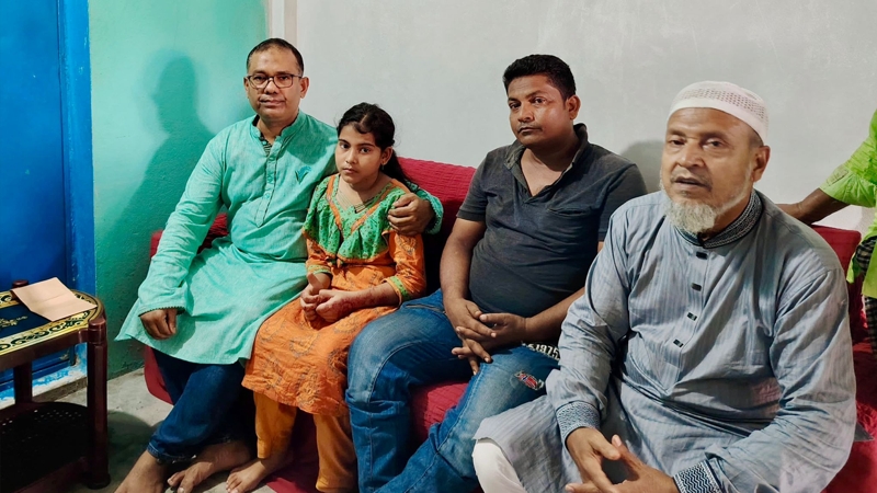 প্রয়াত শ্রমিক দল নেতার পরিবারের পাশে ব্যারিস্টার সায়েম