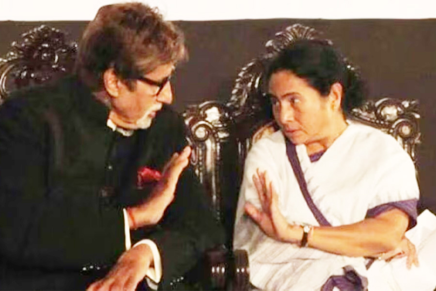 অমিতাভ বচ্চনের জন্মদিনে শুভেচ্ছা মমতার