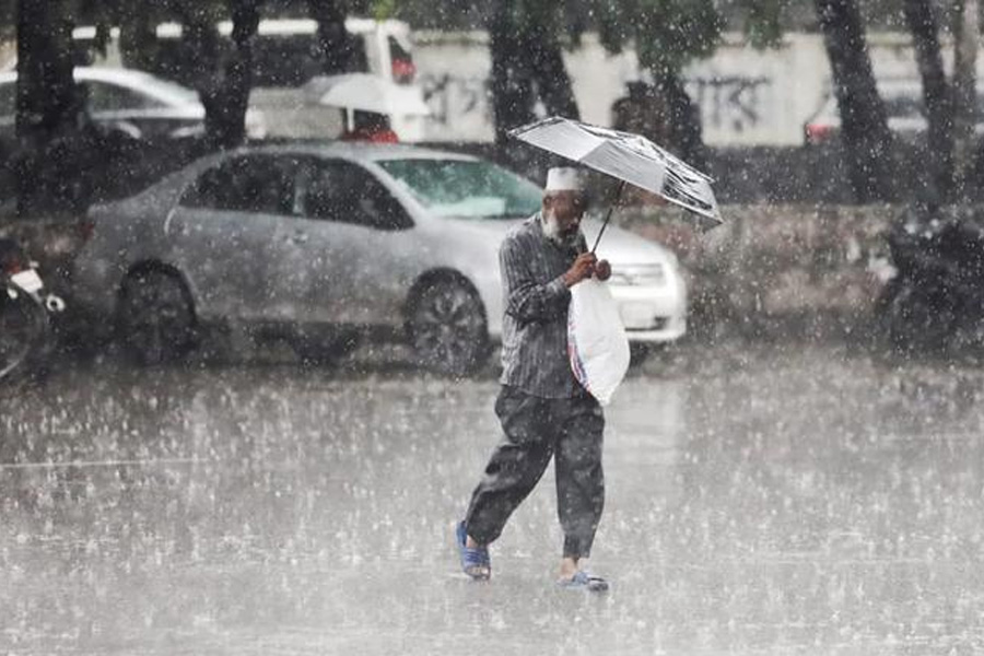 ঢাকার আকাশ আংশিক মেঘলা, হতে পারে বৃষ্টি