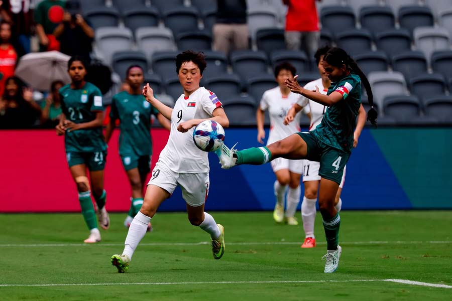 উত্তর কোরিয়ার দাপটে বিধ্বস্ত বাংলাদেশ