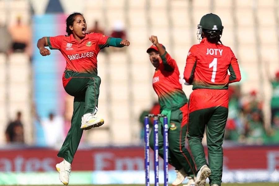 স্বর্ণার ঝড়ে বিশ্বকাপে টাইগ্রেসদের ঐতিহাসিক জয়