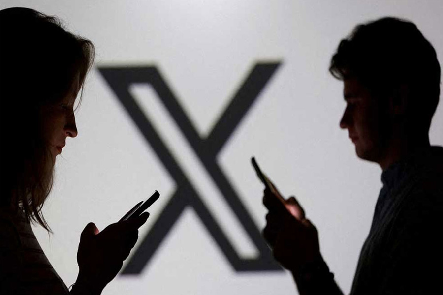 মিলিয়ন ডলারের এক্স প্রতিযোগিতা ঘিরে বিতর্ক