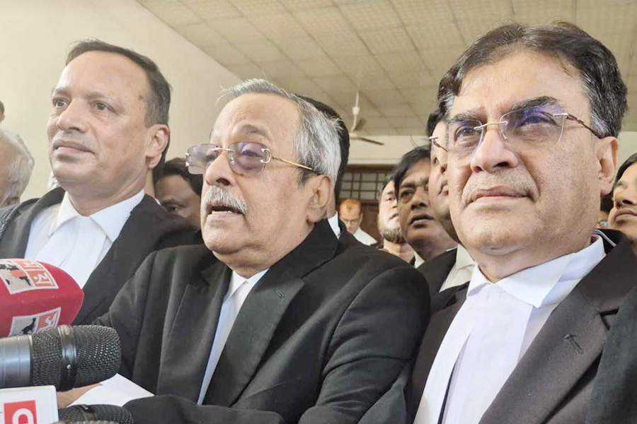 তত্ত্বাবধায়ক সরকার ফিরে আসায় দেশের মানুষ উদযাপনে মেতেছে