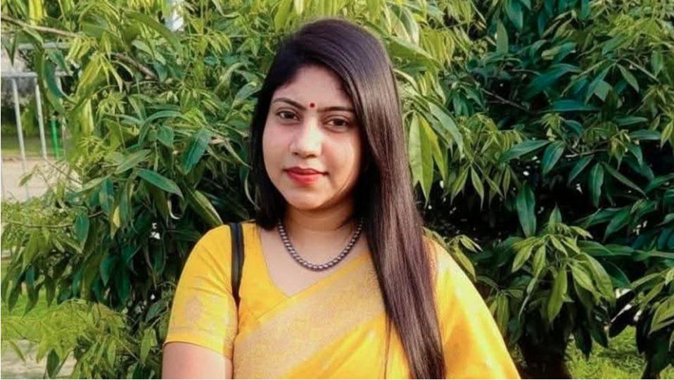 একদিন ভোর হবে সবাই ডাকাডাকি করবে কিন্তু আমি উঠব না