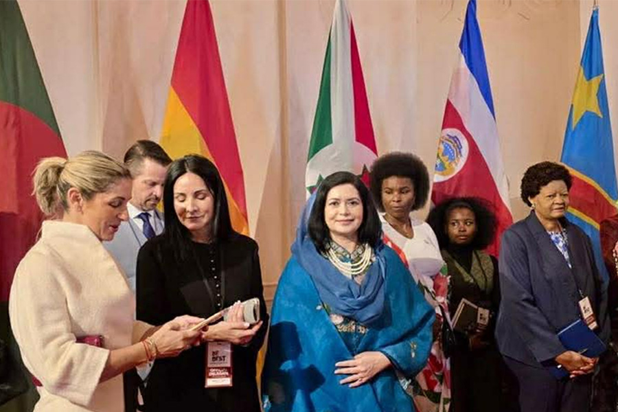 মেলানিয়া ট্রাম্পসহ ফার্স্ট লেডিদের সঙ্গে জোবাইদা রহমানের সাক্ষাৎ