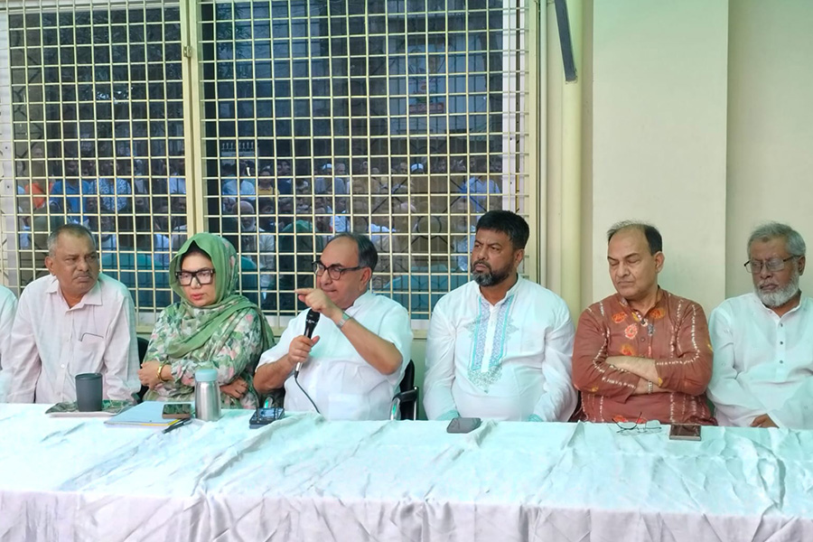 ধর্ম ব্যবসায়ী একটি দল নির্বাচন নিয়ে বিভ্রান্তি ছড়াচ্ছে : মির্জা আব্বাস