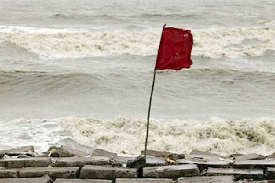 চার সমুদ্রবন্দরে ৩ নম্বর সতর্ক সংকেত