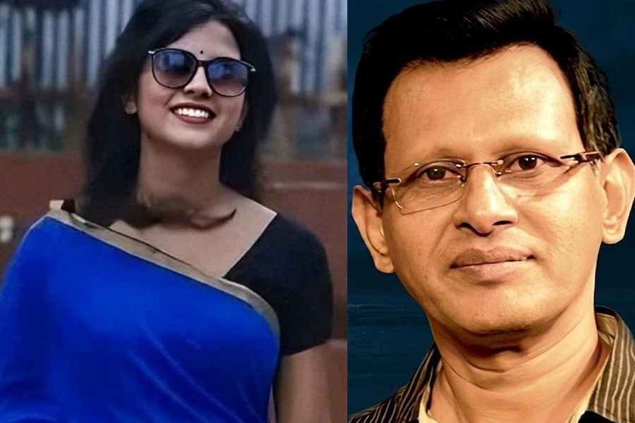 সেই শিক্ষিকার ভাইরাল রিল নিয়ে মুখ খুললেন ‘শ্রাবণের মেঘগুলো’ গানের শিল্পী