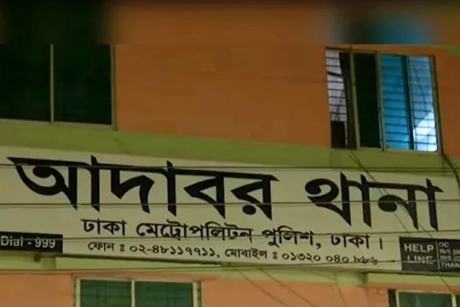 আদাবর থানার ওসিকে কোপাল ছিনতাইকারীরা, গুলি চালাল পুলিশ