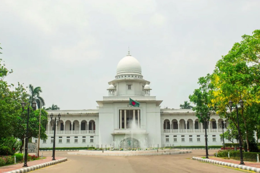 বিচারকদের নিরাপত্তা চেয়ে হাইকোর্টে রিট