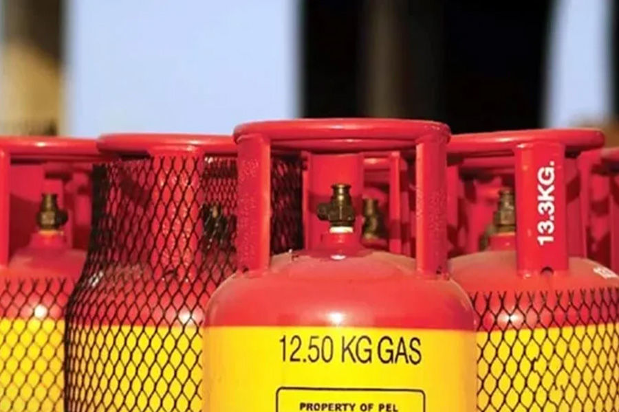 সাতক্ষীরায় এলপিজির খুচরা মুল্য ১৩৭০ টাকা