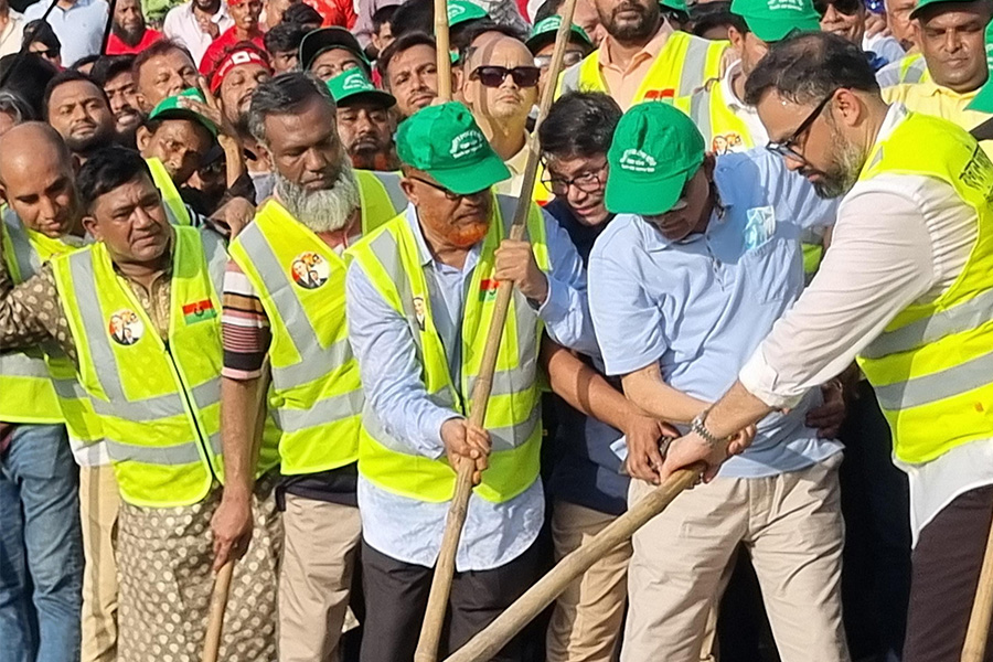 নির্বাচনকে ঘিরে কিছু দল স্বার্থ রক্ষায় ষড়যন্ত্রে লিপ্ত হয়েছে : আমিনুল হক