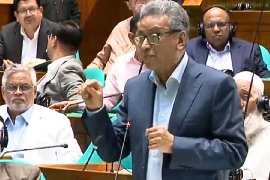 সরকারের অন্যতম অগ্রাধিকার অর্থনীতির পুনর্গঠন: সংসদে অর্থমন্ত্রী
