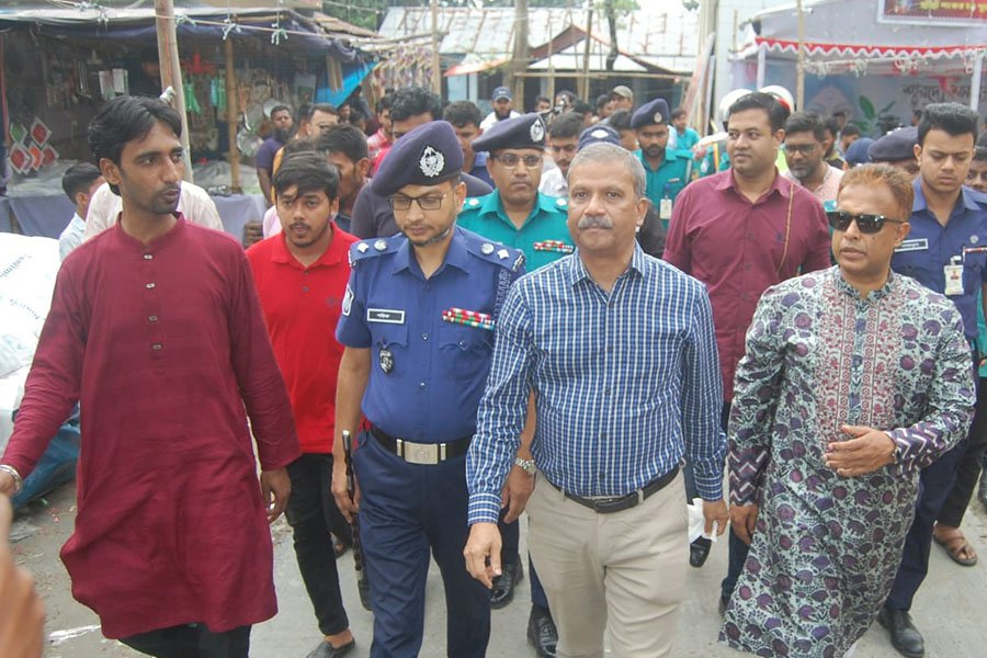 আওয়ামী লীগের নিষিদ্ধতা শিগগিরই উঠছে না : আইন উপদেষ্টা