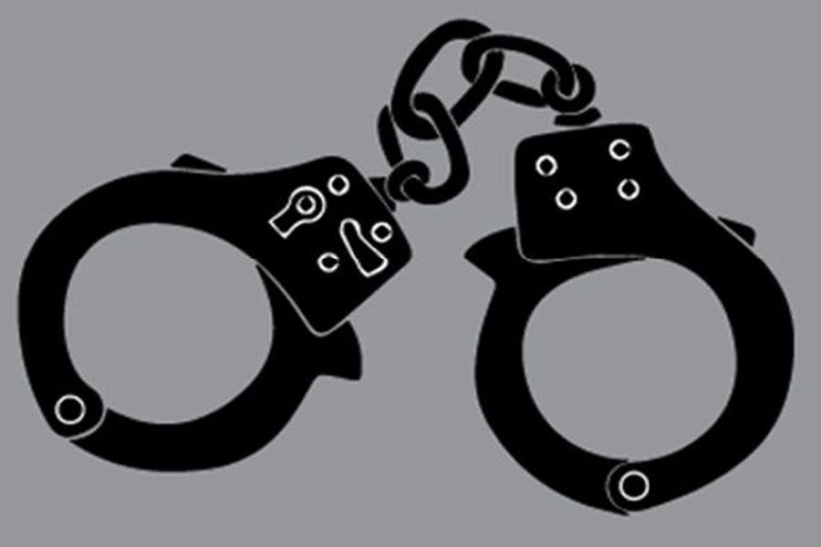 খুন করে বিদেশে পাড়ি, ৭ বছর পর ফিরেই গ্রেপ্তার