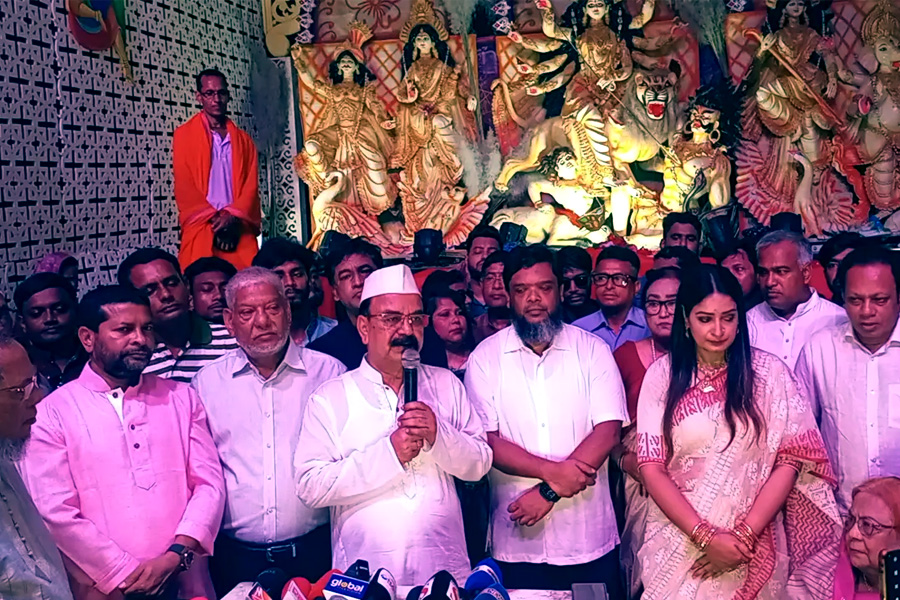 ষড়যন্ত্রকারীরা গণতন্ত্রকে রুখতে পারবে না : গয়েশ্বর