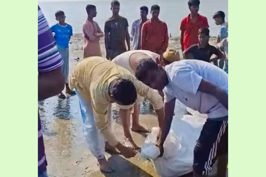 বাঁশখালীতে অজ্ঞাত ব্যক্তির মরদেহ উদ্ধার