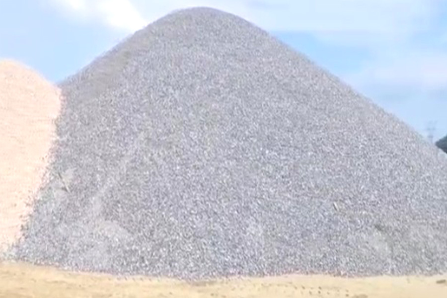 বাঁশখালীতে বেড়িবাঁধ প্রকল্পে শুরুতেই ভয়াবহ দুর্নীতি