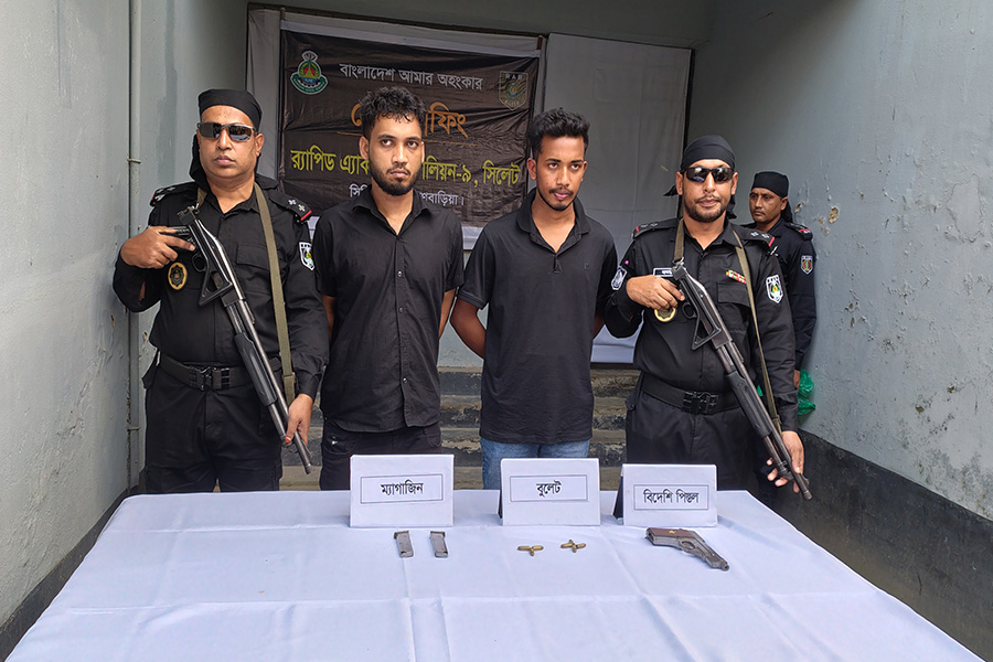 র‍্যাবের অভিযানে রিফাত বাহিনীর প্রধানসহ গ্রেপ্তার ২