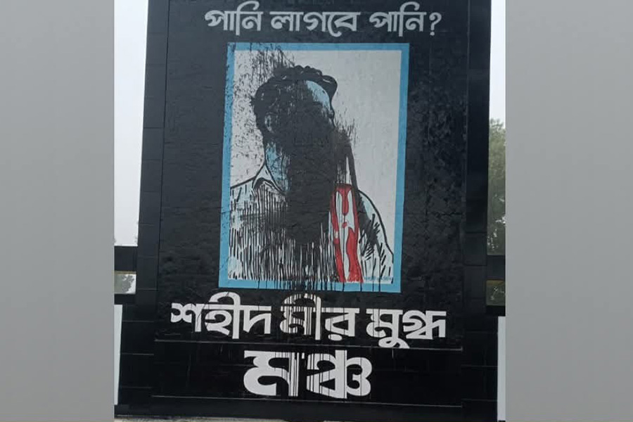 ব্রাহ্মণবাড়িয়ায় শহীদ মীর মুগ্ধের স্মৃতিস্তম্ভে কালি, এলাকায় উত্তেজনা