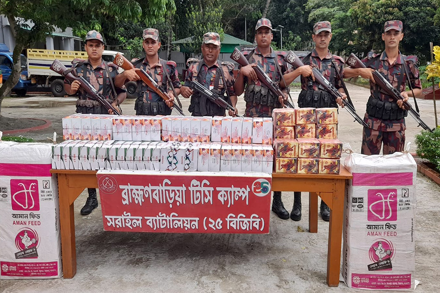 ব্রাহ্মণবাড়িয়ায় বিজিবির অভিযানে মাদকদ্রব্য আটক