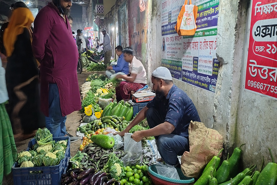 ব্রাহ্মণবাড়িয়া শীতের সবজির বাজারে বেপরোয়া দাম